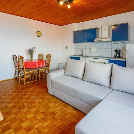 Ferienwohnung Fuer 4 Personen Ca 50 Qm In Novi Vinodolski, Kvarner Bucht Crikvenica Und Umgebung Apartamento *